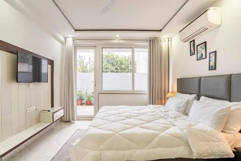 Medical Friendly 2 Bedroom Near Fortis -Parfait Street غورغاون