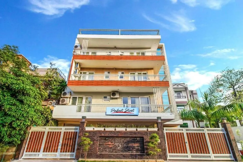 Medical Friendly 2 Bedroom Near Fortis -Parfait Street غورغاون